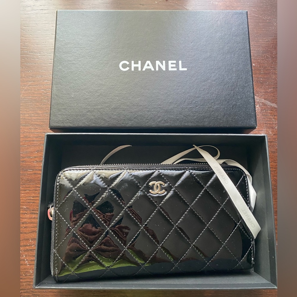 Vintage Chanel Quilted Enameled Leather Long Wallet - Picture 1 of 11